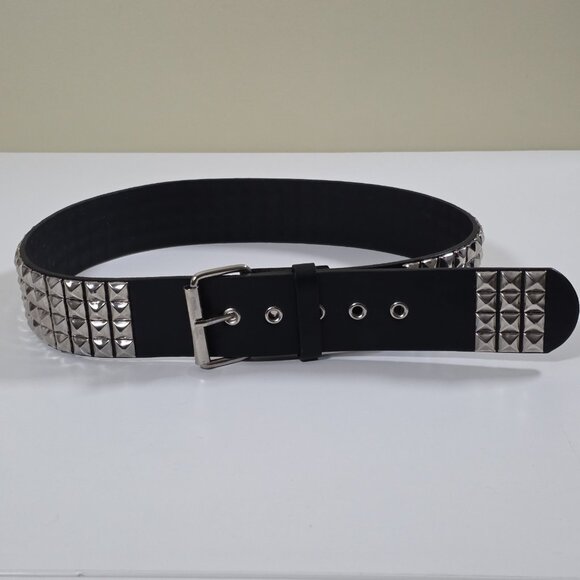 Studded Leather Belt Unisex Sz M Metal Buckle Studs Streetwear Indie Punk Rock - Picture 4 of 12